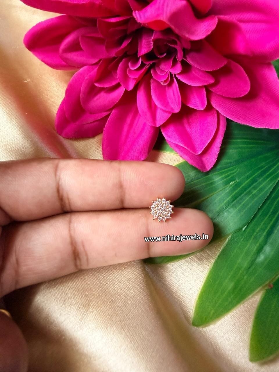 Tharaka White Nosepin (7.5 mm)