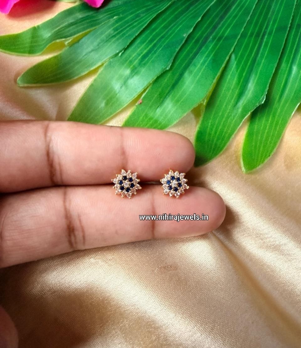 Tharaka White and Blue Earring (7.5 mm)
