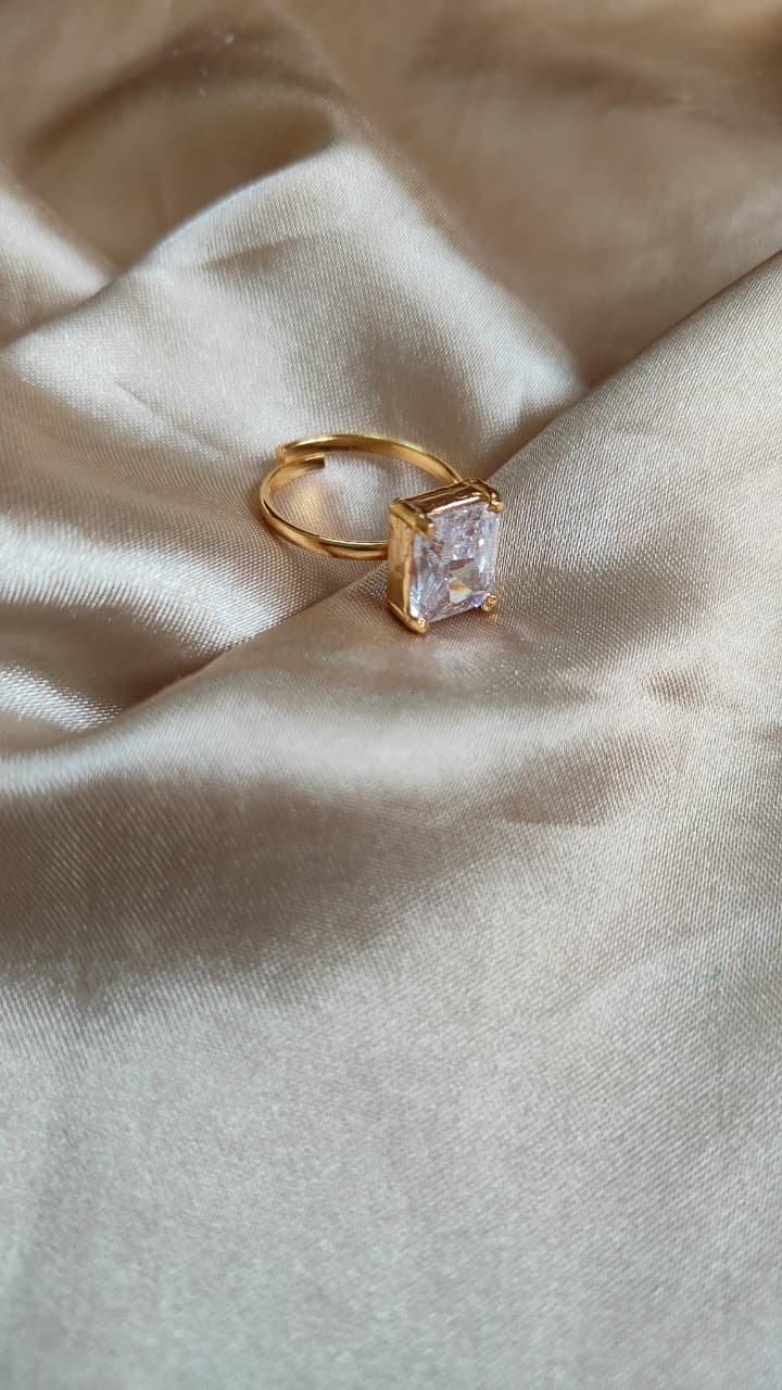 white Stone Ring -Free Size NS0017
