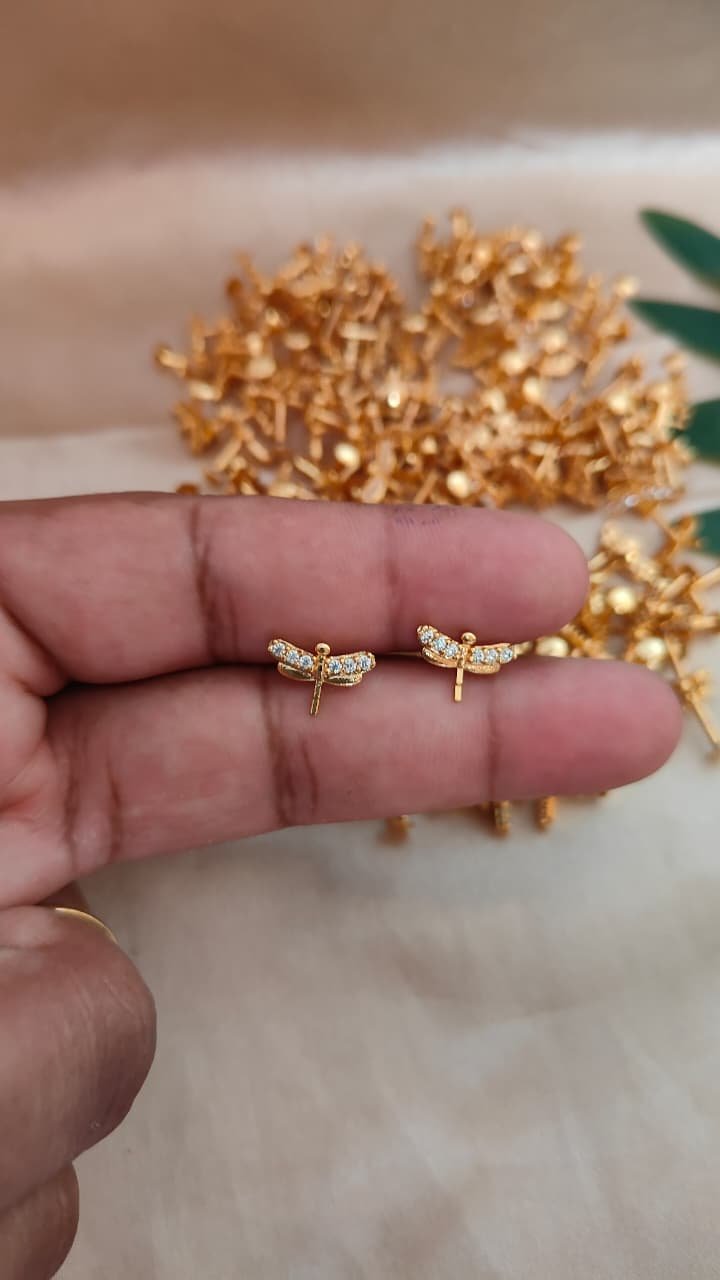 Thumbi Earstud