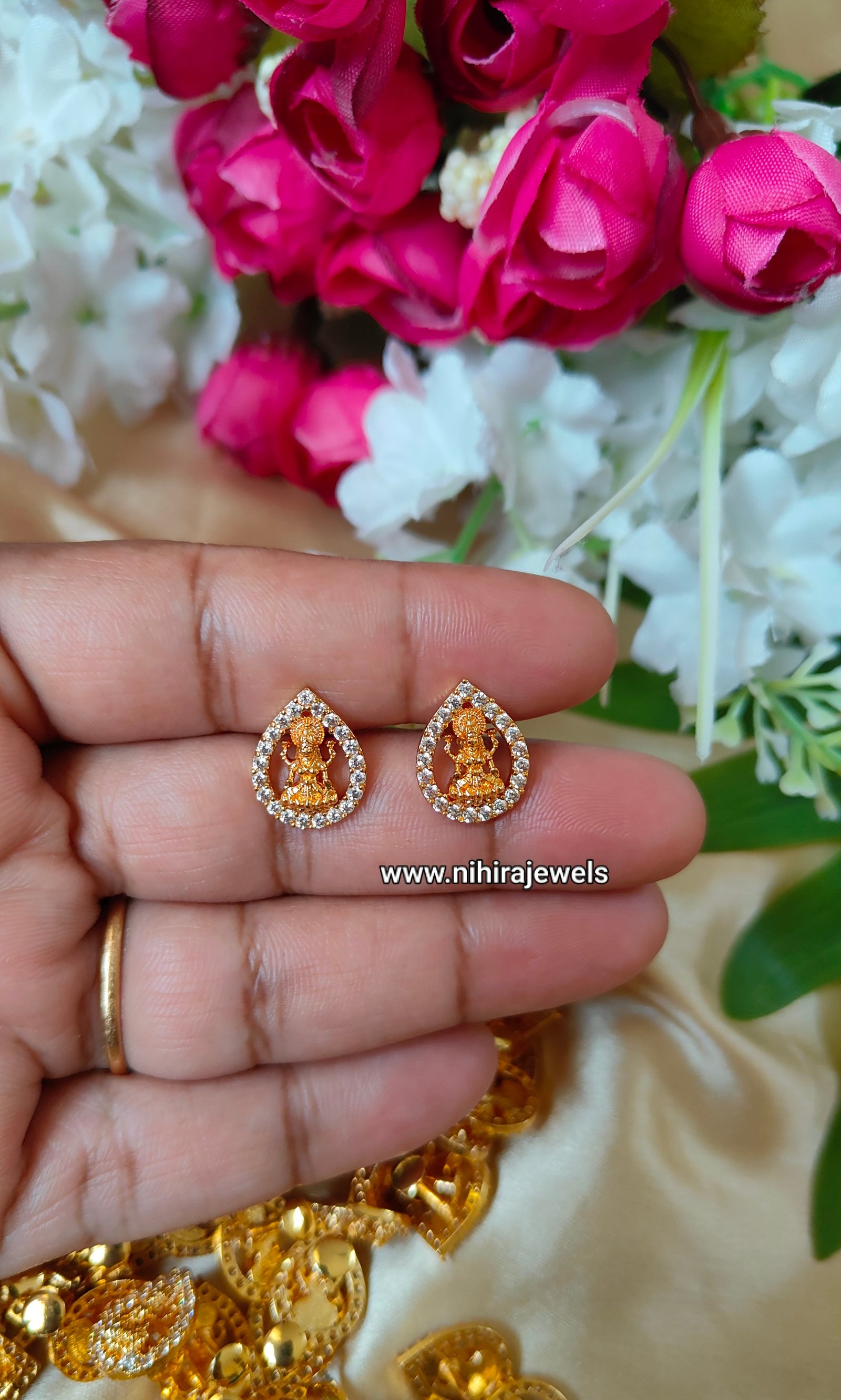 Lakshmi Earstud -1 pair