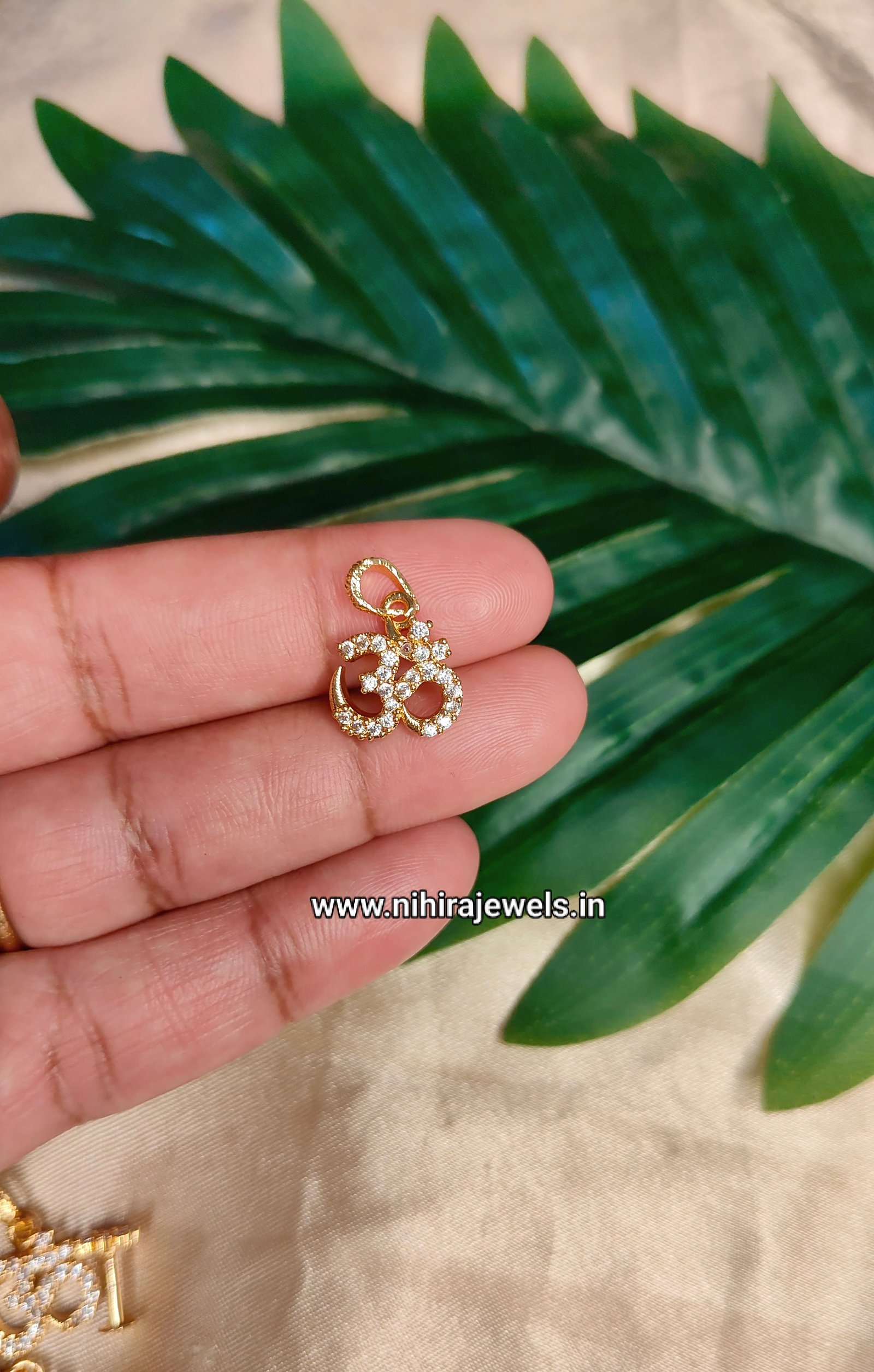 Om Locket