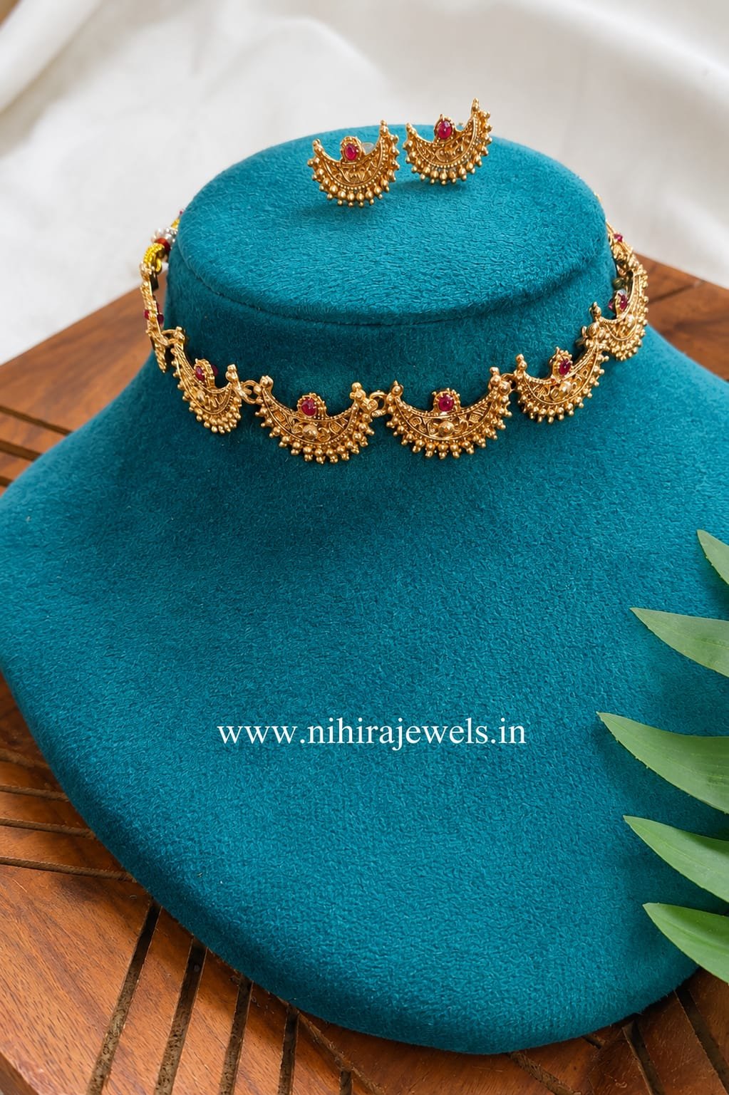 Half Moon Necklace -GREEN NS0084