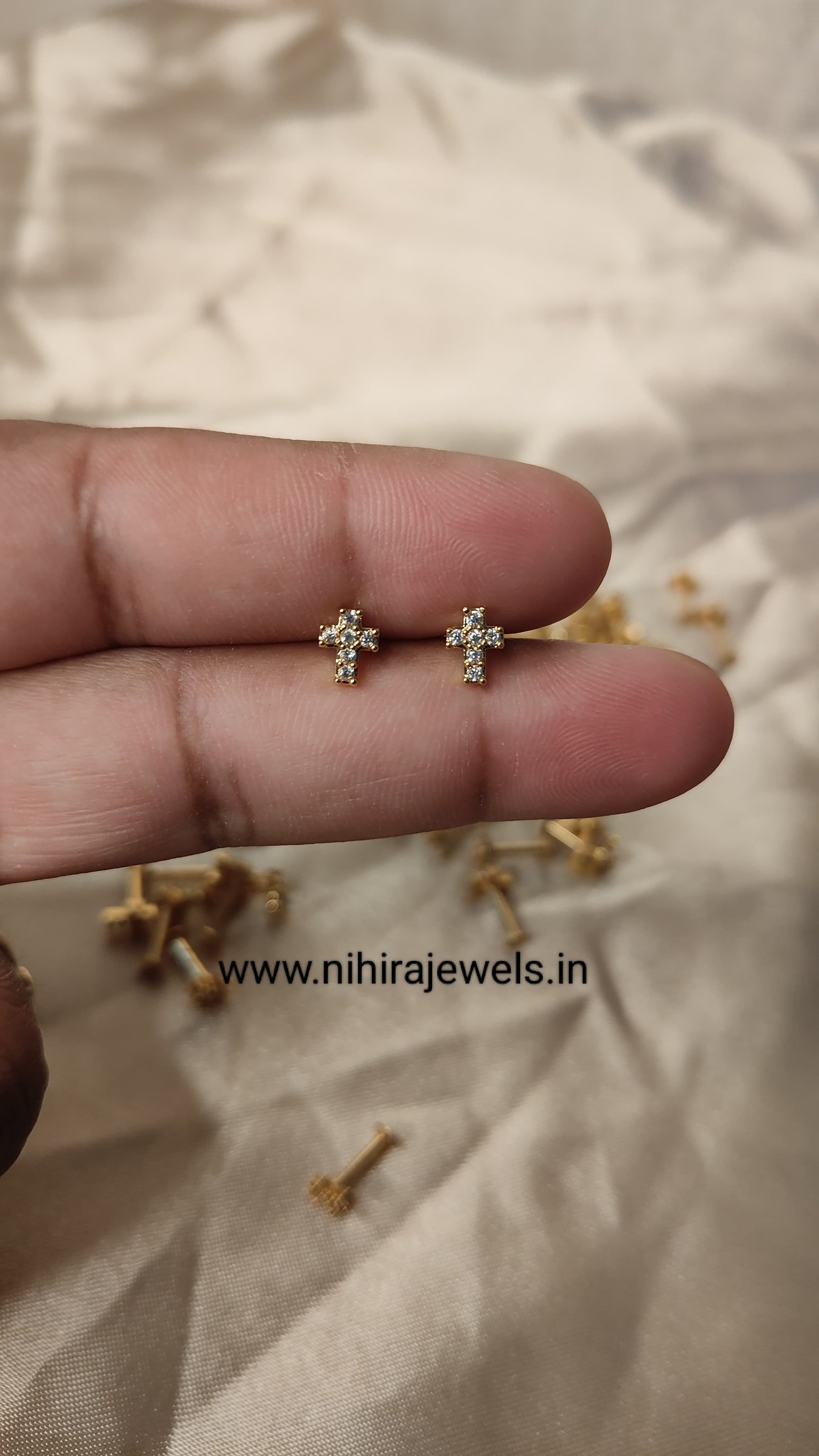 Cross Earstud