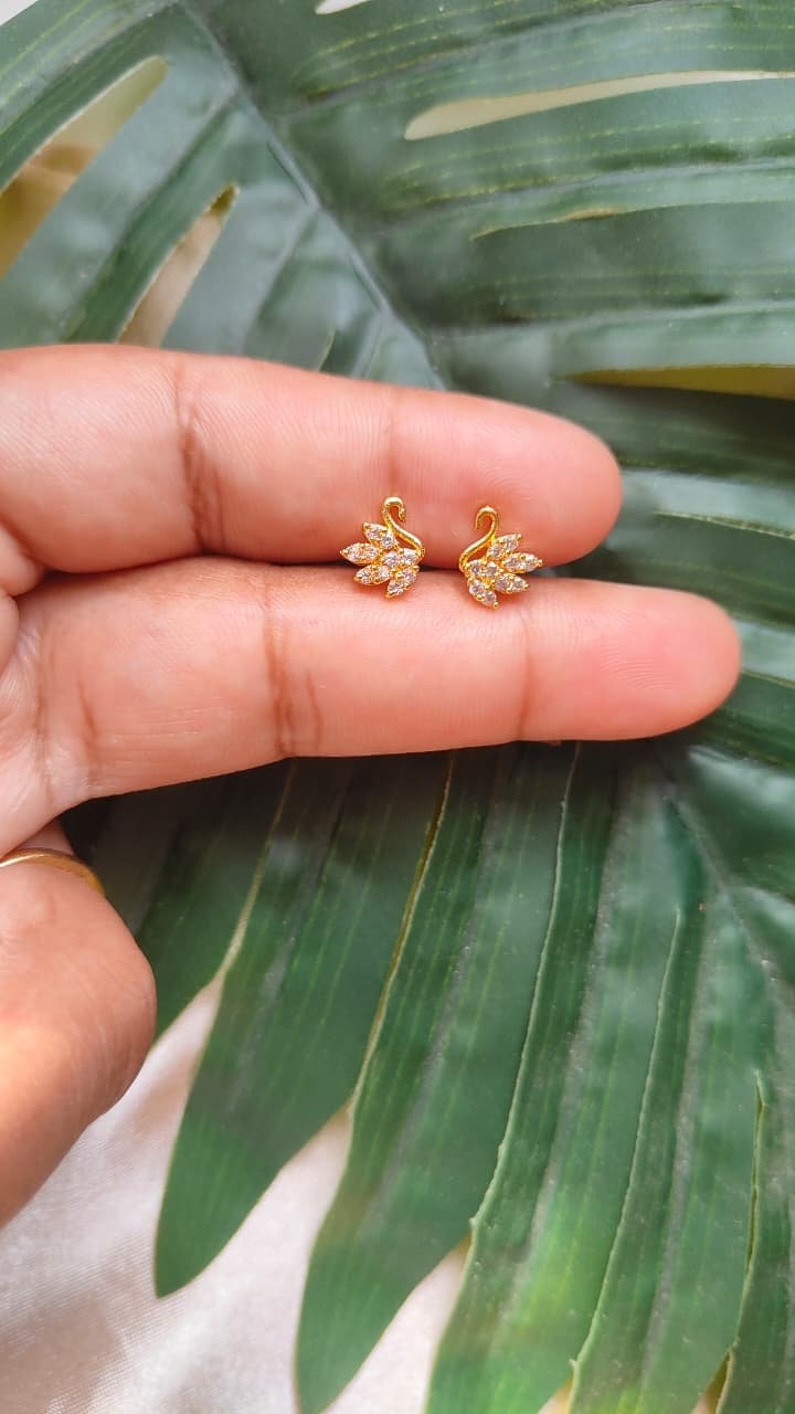 Royal Swan EARSTUD