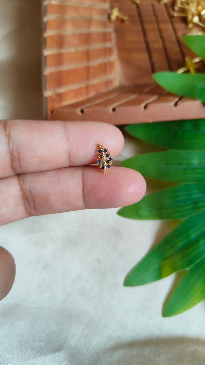 Stone Leaf  Nosepin Blue